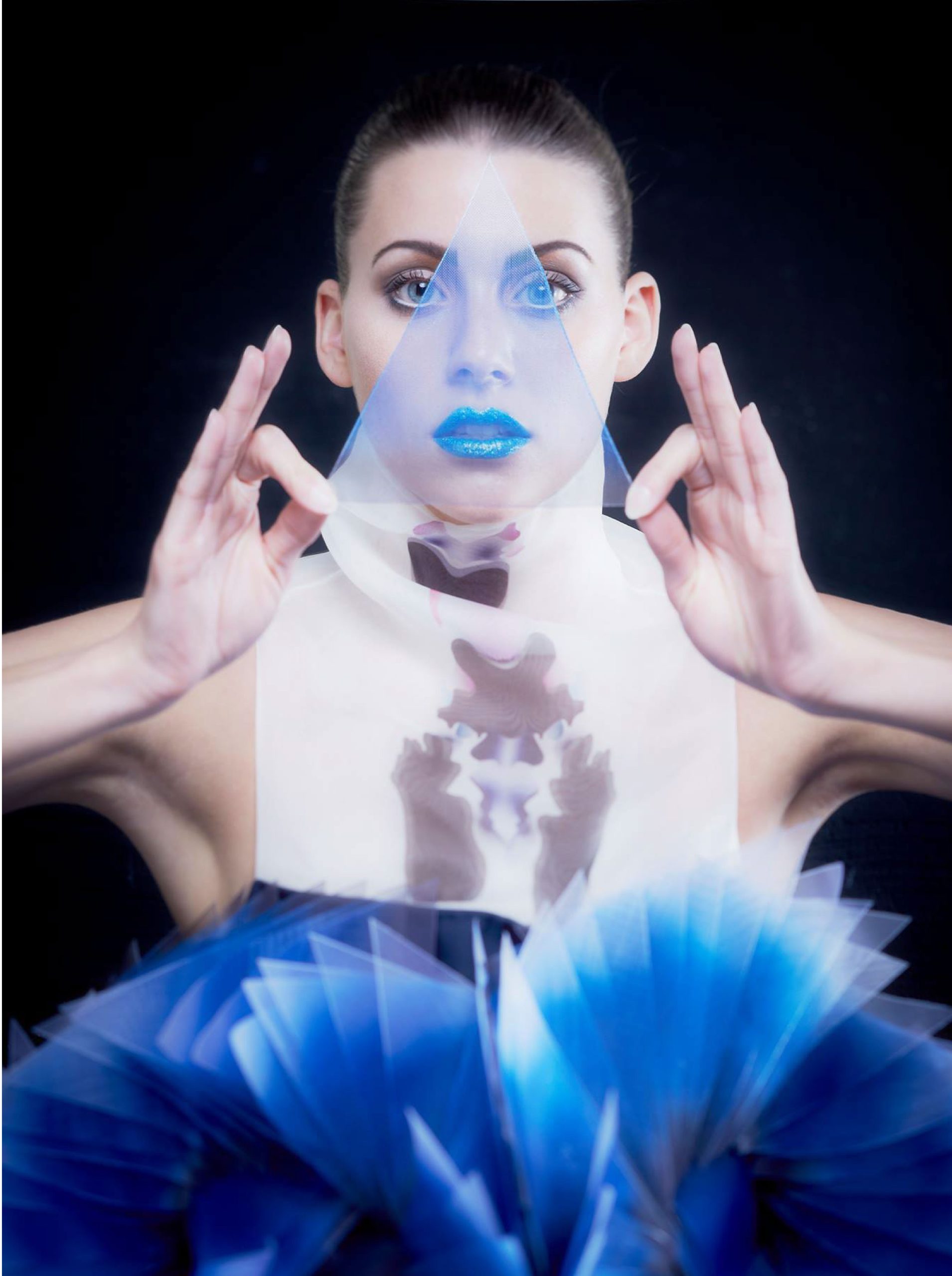 Anaïs Sabre - collection ESMOD triangle bleu